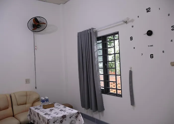 Xuan Luom *